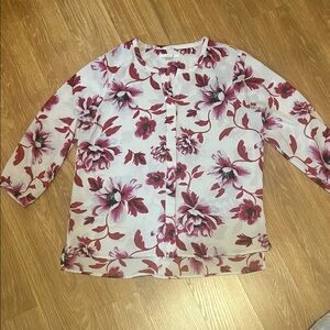 Chic Floral Blouse in Pink and White